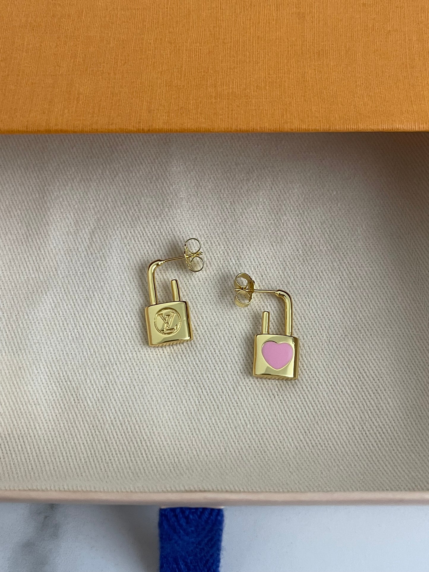 Lou Candadito Earring