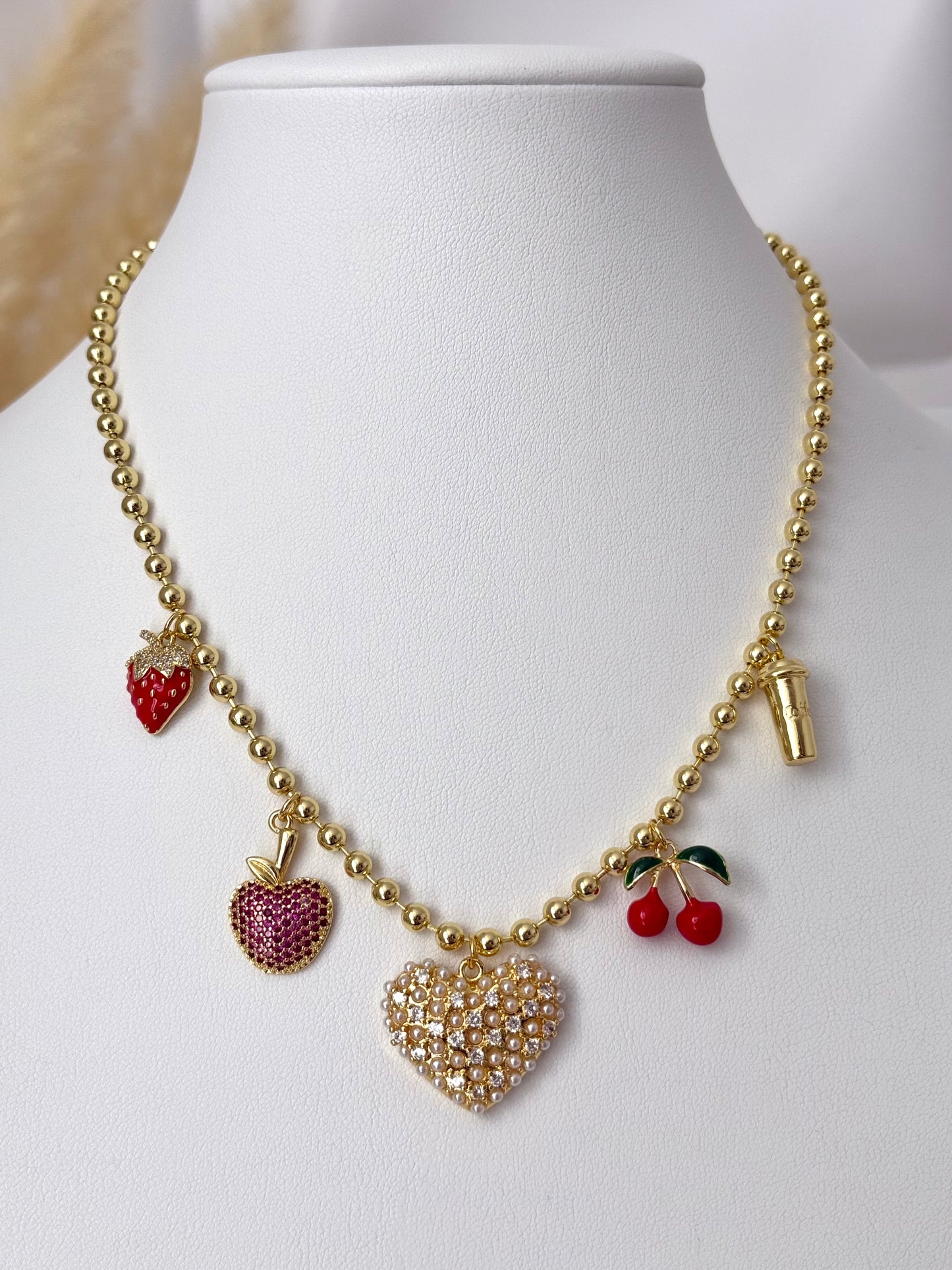 Corazon Necklace
